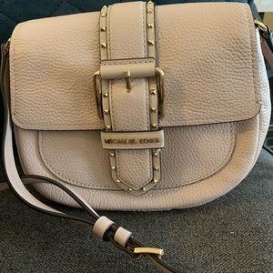 Brand new Michael Kors handbag. Never used.